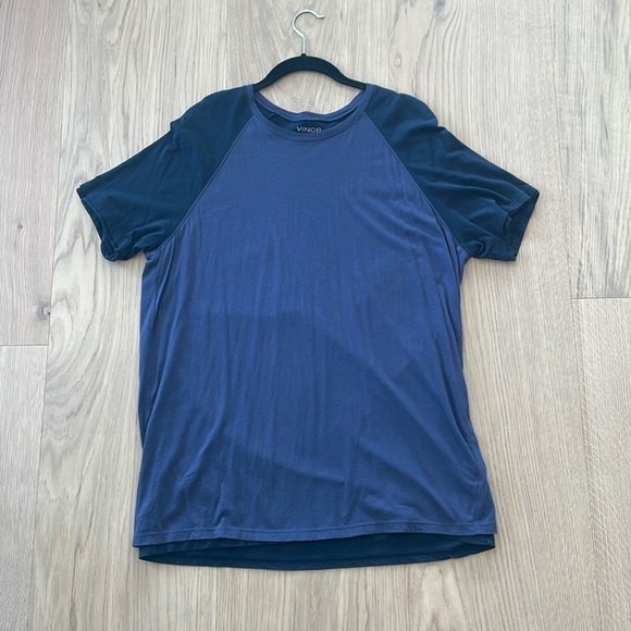 VINCE two tone blue crew neck tee- Size Large - Picture 1 of 6